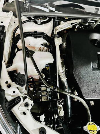 toyota-corolla-altis-x-16-auto-transmission-big-4