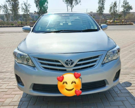 toyota-corolla-gli-2012-big-0