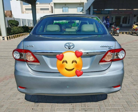 toyota-corolla-gli-2012-big-10