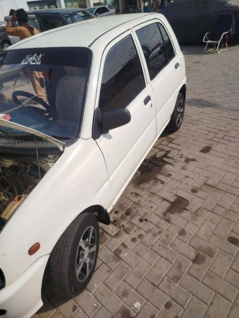 daihatsu-cuore-2004-big-5