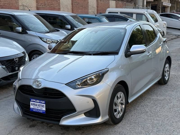 toyota-yaris-2021-big-1
