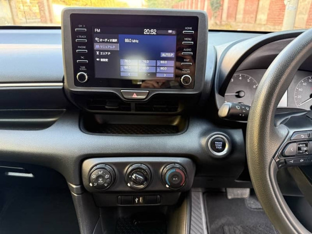 toyota-yaris-2021-big-14