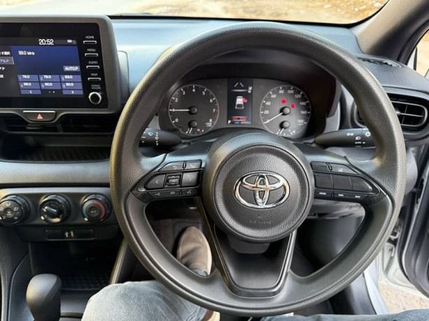 toyota-yaris-2021-big-12