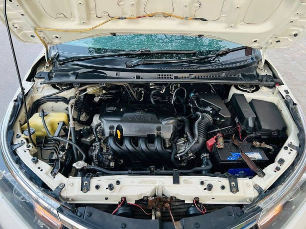 toyota-corolla-gli-2016-big-9