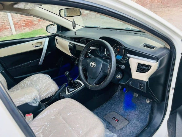 toyota-corolla-gli-2016-big-11