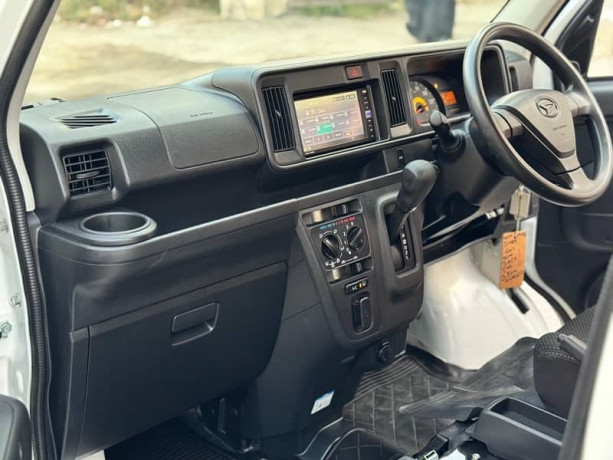 daihatsu-hijet-2019-2024-big-6