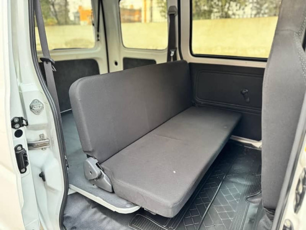 daihatsu-hijet-2019-2024-big-10