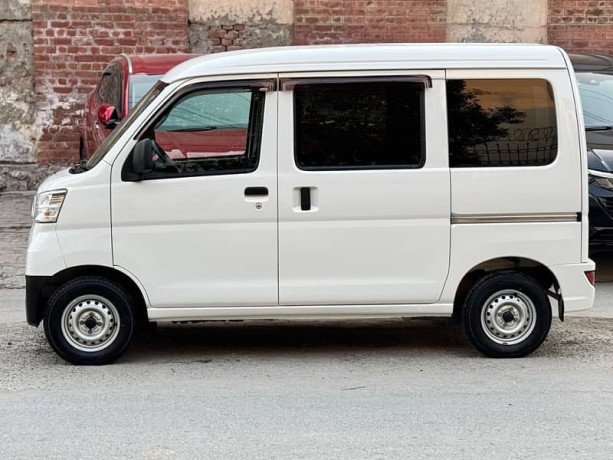 daihatsu-hijet-2019-2024-big-3