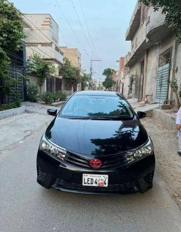 toyota-corolla-xli-2017-big-2