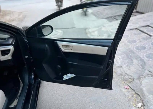 toyota-corolla-xli-2017-big-7
