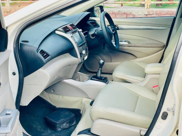 honda-city-ivtec-aspire-big-2