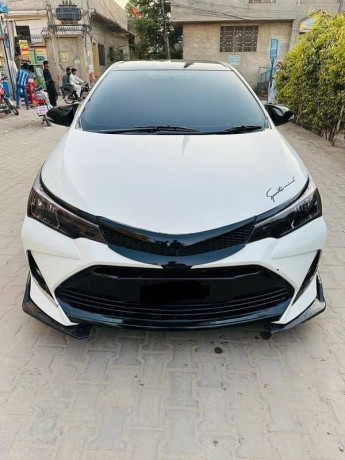toyota-corolla-gli-2017-big-1