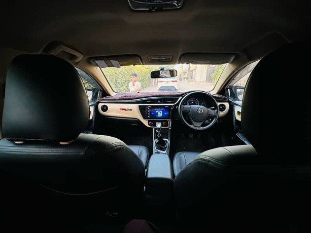 toyota-corolla-gli-2017-big-11