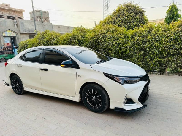 toyota-corolla-gli-2017-big-3