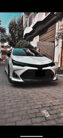 toyota-corolla-gli-2017-big-0