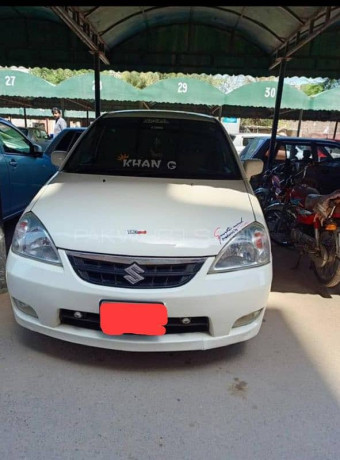 suzuki-liana-2014-big-15