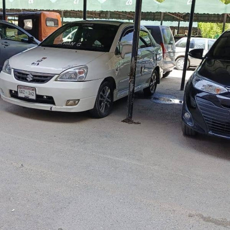 suzuki-liana-2014-big-11