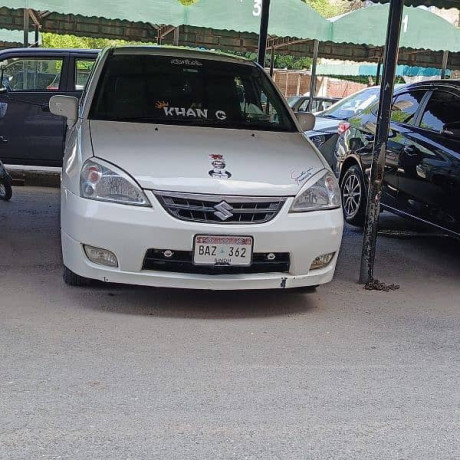 suzuki-liana-2014-big-8