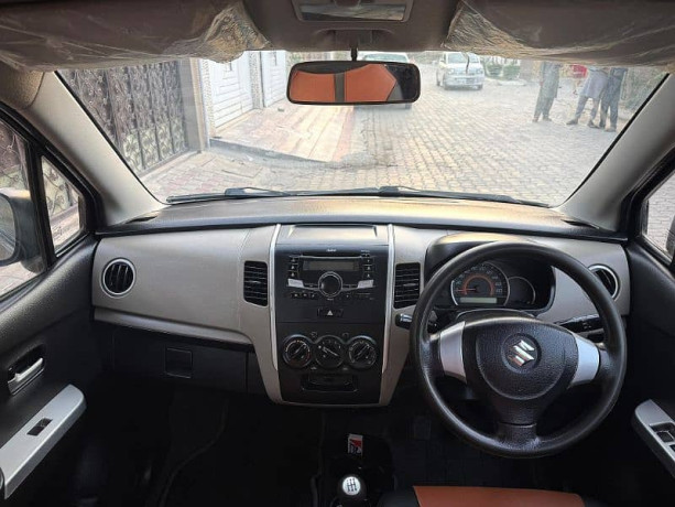 suzuki-wagon-r-2017-big-8