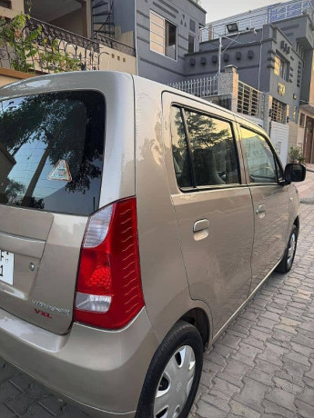 suzuki-wagon-r-2017-big-17