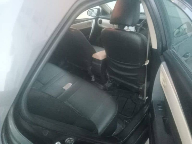 toyota-corolla-gli-2018-big-10
