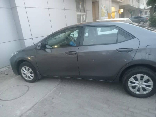 toyota-corolla-gli-2018-big-9