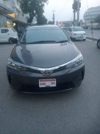 toyota-corolla-gli-2018-big-1