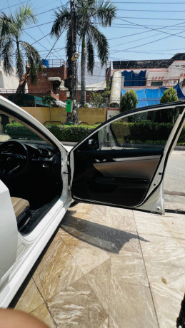 honda-civic-2018-red-meter-full-option-big-9