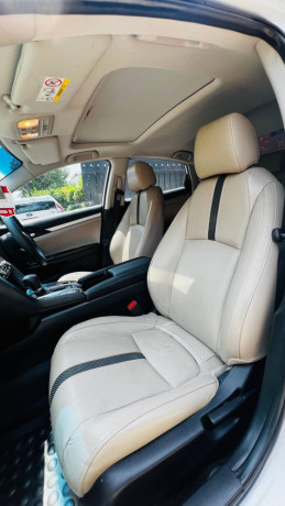 honda-civic-2018-red-meter-full-option-big-11
