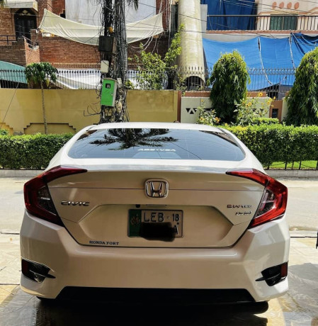 honda-civic-2018-red-meter-full-option-big-3