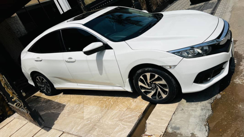 honda-civic-2018-red-meter-full-option-big-1