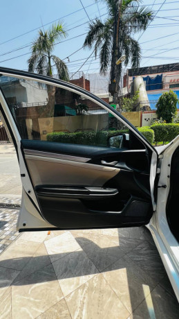 honda-civic-2018-red-meter-full-option-big-6