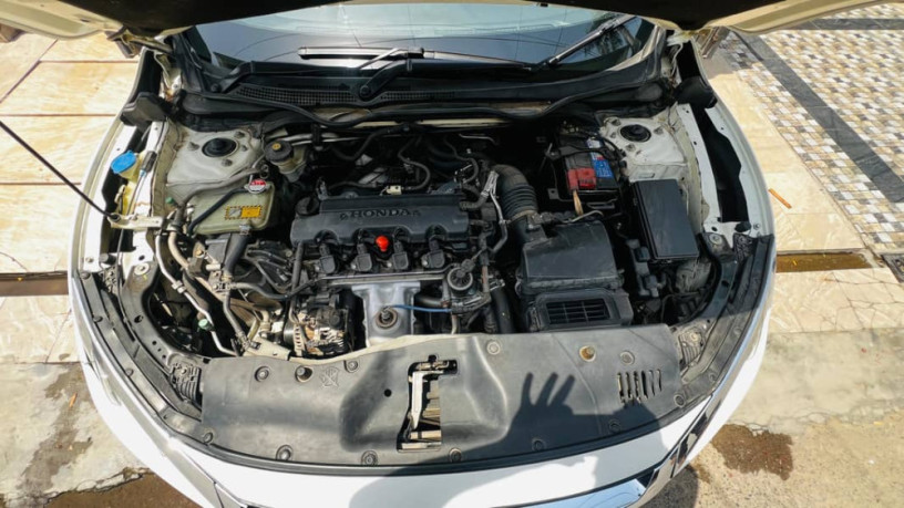 honda-civic-2018-red-meter-full-option-big-12