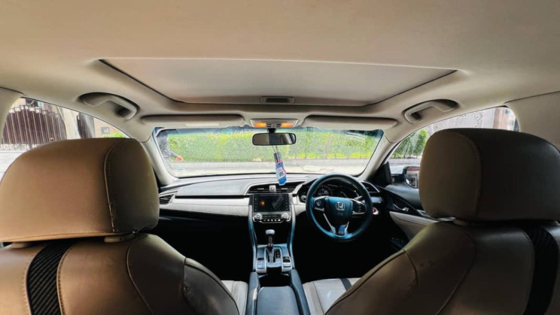 honda-civic-2018-red-meter-full-option-big-4