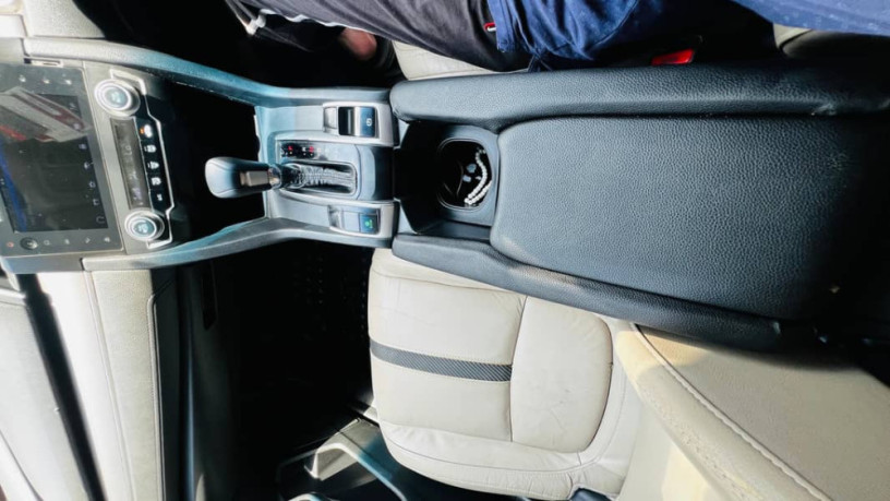 honda-civic-2018-red-meter-full-option-big-7