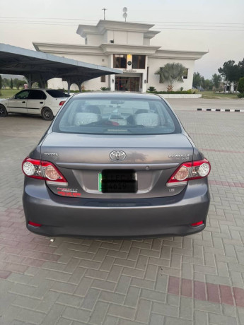 toyota-corolla-gli-16-model-2012-big-10