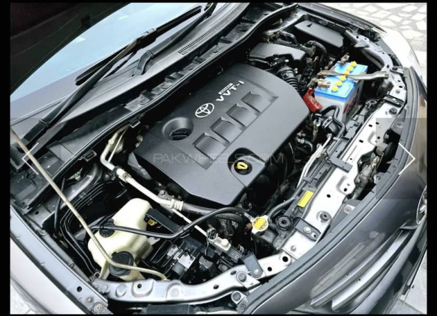 toyota-corolla-gli-16-model-2012-big-11