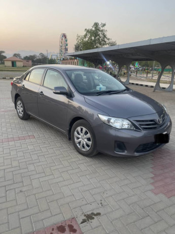toyota-corolla-gli-16-model-2012-big-3