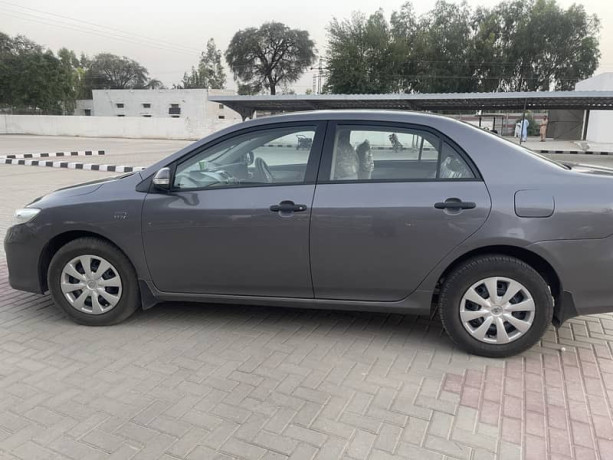 toyota-corolla-gli-16-model-2012-big-6