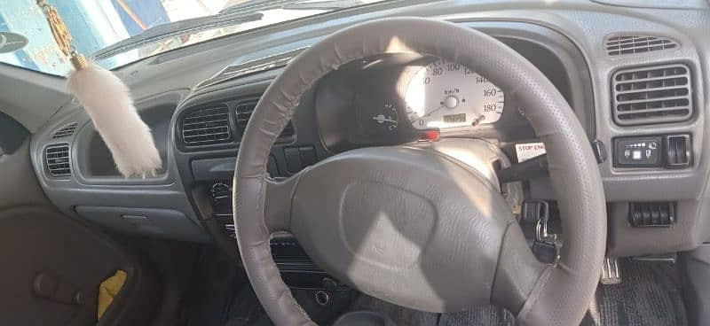 suzuki-alto-2011-big-8