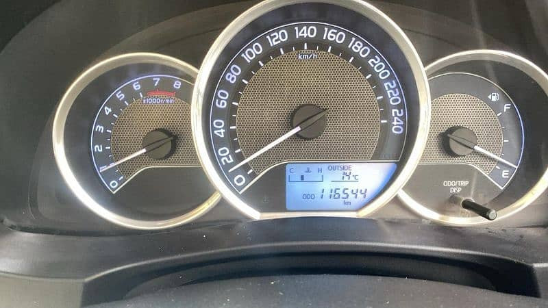 toyota-corolla-gli-2017-big-0