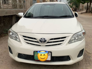 toyota-corolla-2013-model