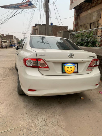 toyota-corolla-2013-model-big-19