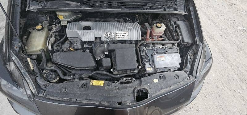 toyota-prius-2011-big-8