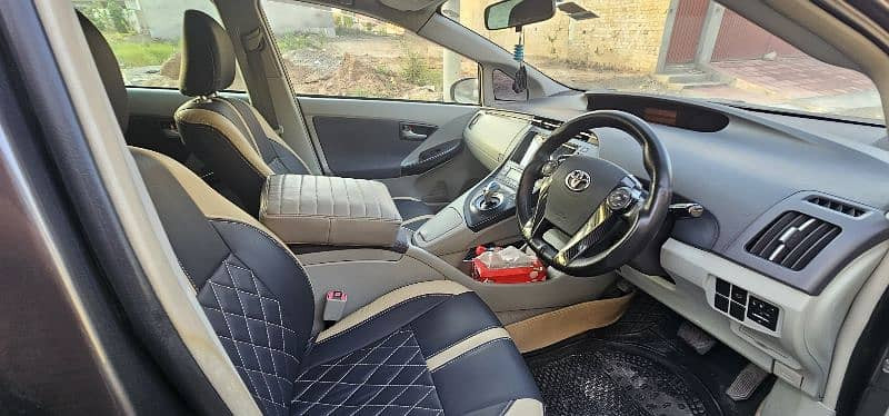 toyota-prius-2011-big-0