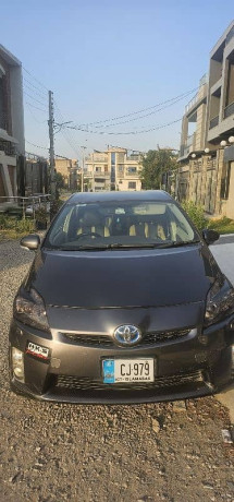 toyota-prius-2011-big-3