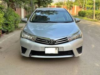 toyota-corolla-gli-13-manual-2017-model-lahore-registered