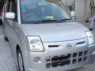 nissan-pino-2007