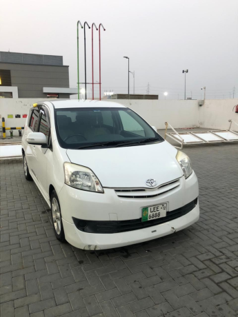 toyota-passo-sette-7-seater-big-2