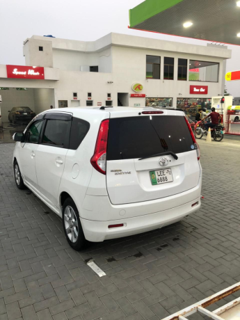 toyota-passo-sette-7-seater-big-1